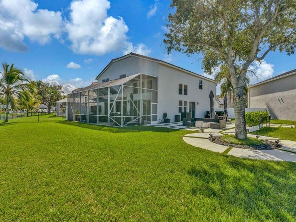 15697 NW 12th Pl, Pembroke Pines FL 33028