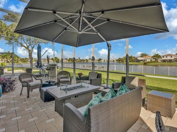 15697 NW 12th Pl, Pembroke Pines FL 33028