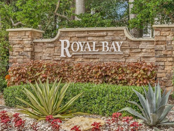 15697 NW 12th Pl, Pembroke Pines FL 33028