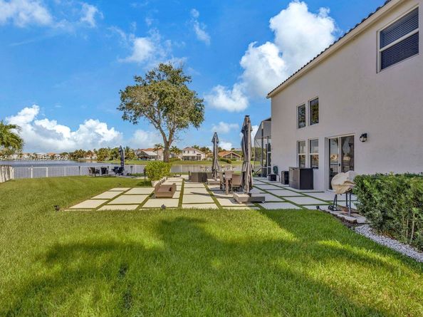 15697 NW 12th Pl, Pembroke Pines FL 33028