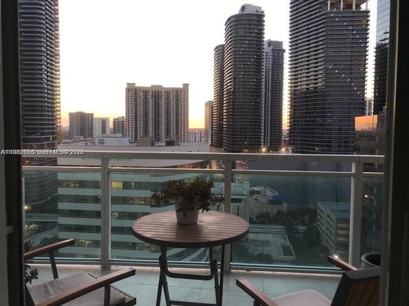 950 Brickell Bay Dr 2001, Miami FL 33131