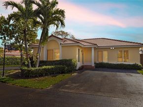 5717 NW 102nd Pl, Doral FL 33178