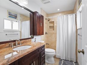 5717 NW 102nd Pl, Doral FL 33178