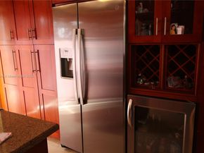 5717 NW 102nd Pl, Doral FL 33178