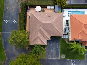 5717 NW 102nd Pl, Doral FL 33178