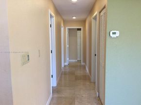 5717 NW 102nd Pl, Doral FL 33178