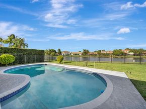 322 Lake Crest Ct, Weston FL 33326