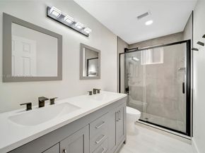 322 Lake Crest Ct, Weston FL 33326