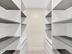 322 Lake Crest Ct, Weston FL 33326