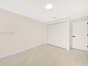 322 Lake Crest Ct, Weston FL 33326