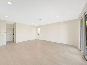 322 Lake Crest Ct, Weston FL 33326