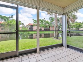 305 Lakeview Dr 104, Weston FL 33326