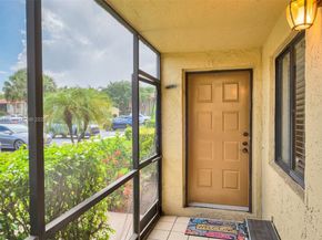 305 Lakeview Dr 104, Weston FL 33326