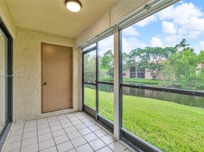 305 Lakeview Dr 104, Weston FL 33326