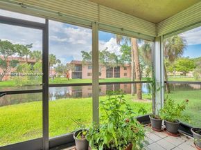 305 Lakeview Dr 104, Weston FL 33326