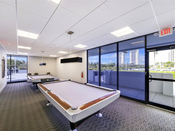 3675 N Country Club Dr 204, Aventura FL 33180