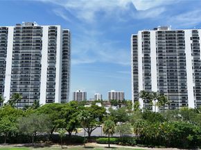 3675 N Country Club Dr 204, Aventura FL 33180