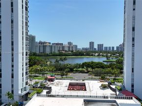 3675 N Country Club Dr 204, Aventura FL 33180