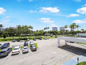 3675 N Country Club Dr 204, Aventura FL 33180