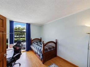 3675 N Country Club Dr 204, Aventura FL 33180