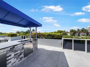3675 N Country Club Dr 204, Aventura FL 33180