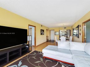 3675 N Country Club Dr 204, Aventura FL 33180