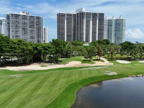 3675 N Country Club Dr 204, Aventura FL 33180