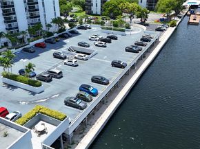 3675 N Country Club Dr 204, Aventura FL 33180