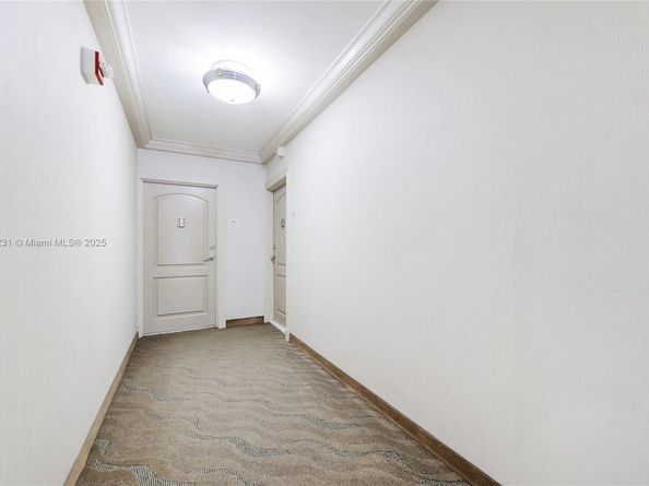 3675 N Country Club Dr 204, Aventura FL 33180