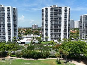 3675 N Country Club Dr 204, Aventura FL 33180