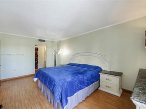 3675 N Country Club Dr 204, Aventura FL 33180
