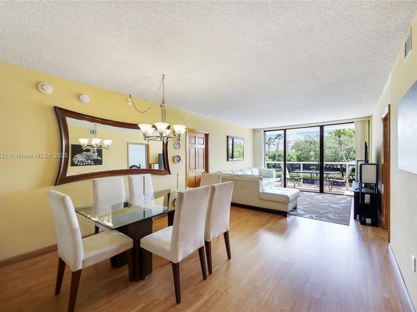 3675 N Country Club Dr 204, Aventura FL 33180