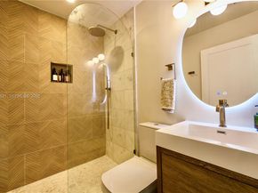 10461 SW 121st St, Miami FL 33176