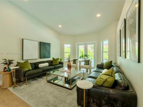 10461 SW 121st St, Miami FL 33176