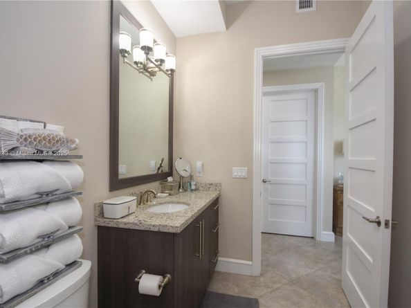4510 El Mar Dr 405, Lauderdale By The Sea FL 33308