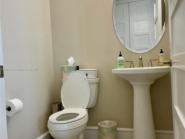 4510 El Mar Dr 405, Lauderdale By The Sea FL 33308