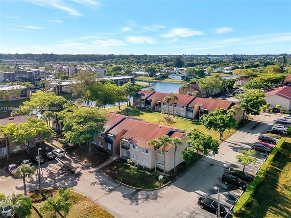 1153 Lake Victoria Dr D, West Palm Beach FL 33411