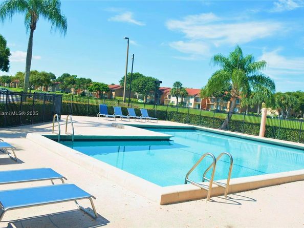 1153 Lake Victoria Dr D, West Palm Beach FL 33411