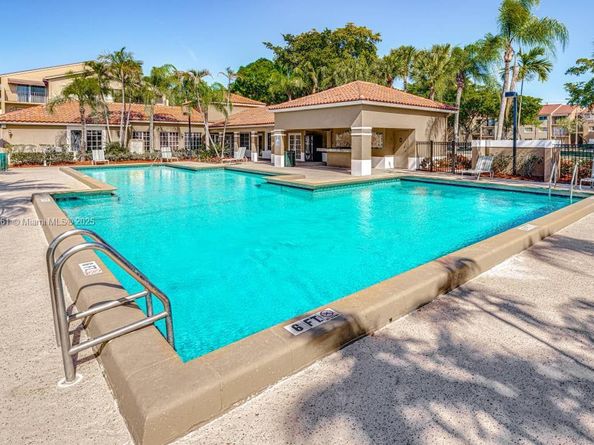 1153 Lake Victoria Dr D, West Palm Beach FL 33411