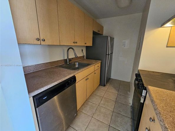 1153 Lake Victoria Dr D, West Palm Beach FL 33411