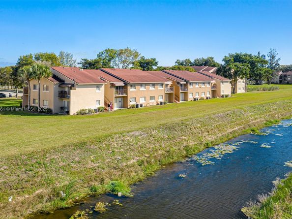 1153 Lake Victoria Dr D, West Palm Beach FL 33411
