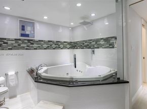 300 Three Islands Blvd PH3A, Hallandale Beach FL 33009