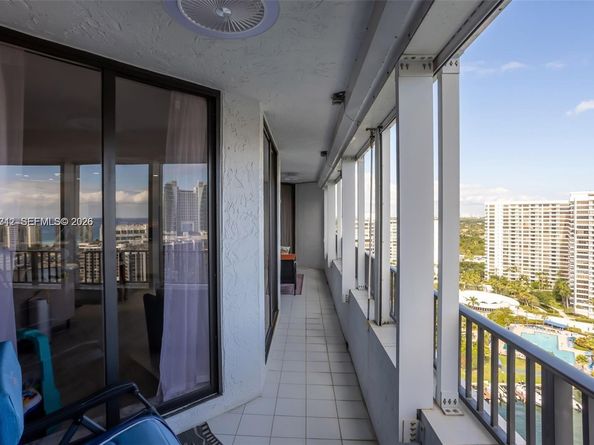 300 Three Islands Blvd PH3A, Hallandale Beach FL 33009