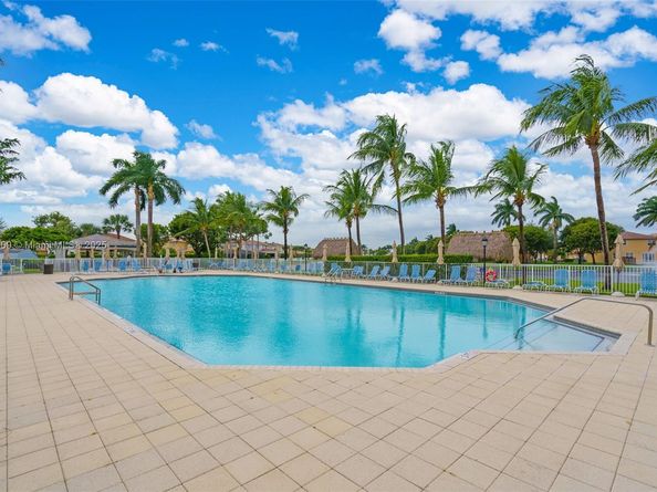 8467 NW 110th Pl, Doral FL 33178