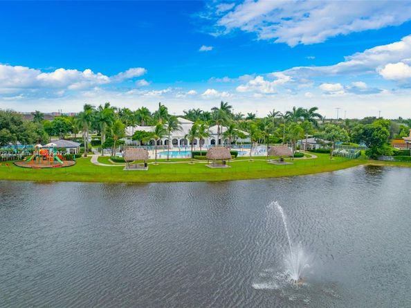 8467 NW 110th Pl, Doral FL 33178