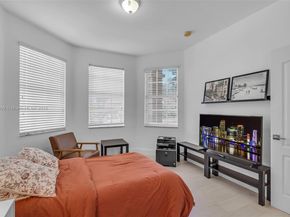 8467 NW 110th Pl, Doral FL 33178