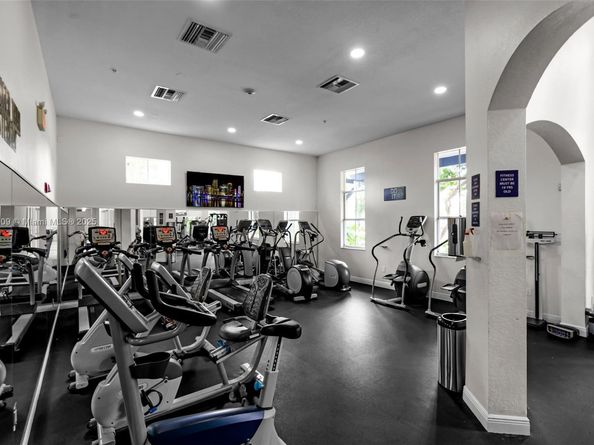 8467 NW 110th Pl, Doral FL 33178
