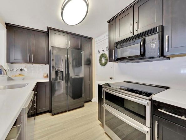 9001 SW 77th Ave C202, Miami FL 33156