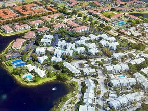 711 SW 111th Way 202, Pembroke Pines FL 33025