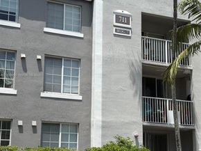 711 SW 111th Way 202, Pembroke Pines FL 33025